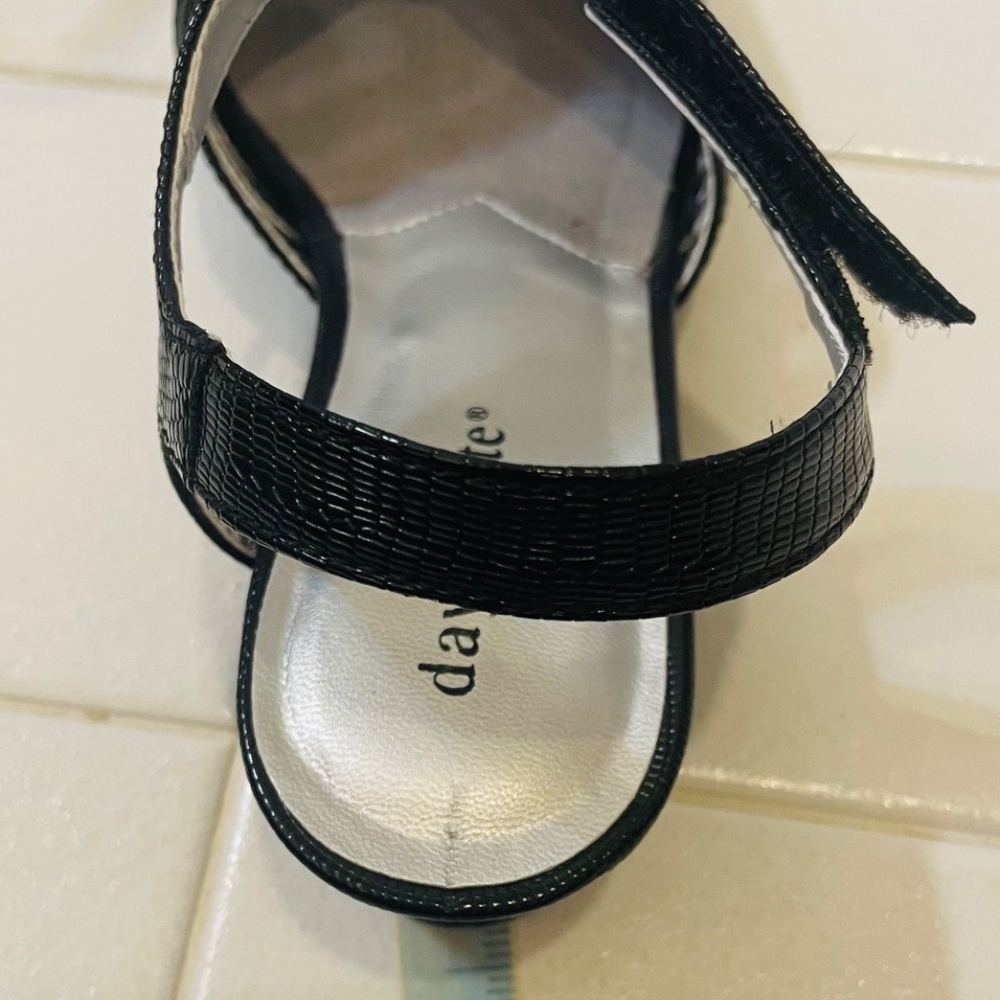 David Tate Sandals size 4 - Picture 3 of 8